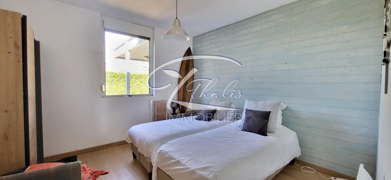 Maison contemporaine - 307 m² - 7 pièces