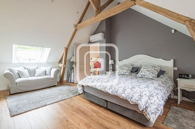 Maison - 350 m² - 8 pièces