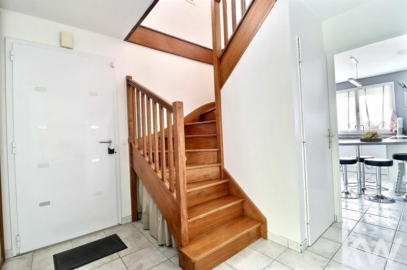 Maison - 98 m² - 4 pièces