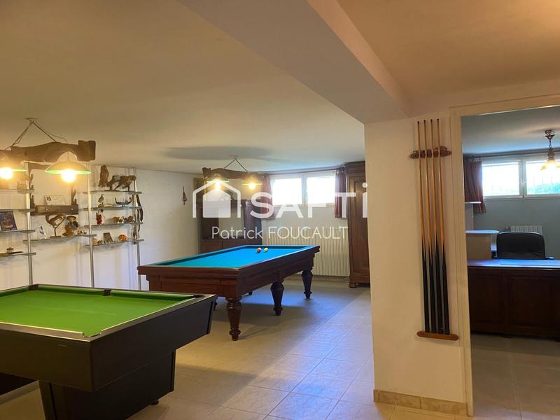 Maison - 240 m² - 7 pièces