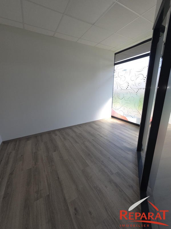 Local commercial - 104 m²