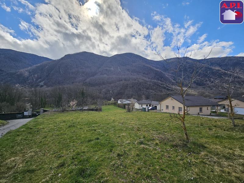 Terrain - 2 323 m²