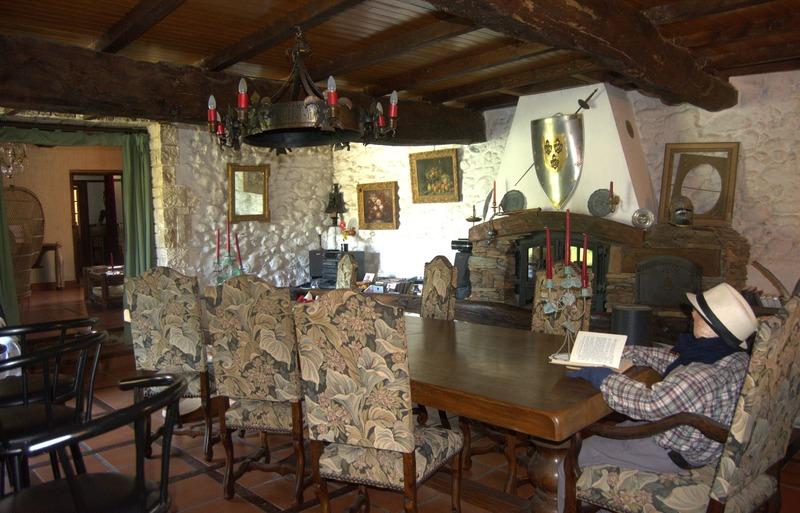 Maison - 270 m² - 6 pièces