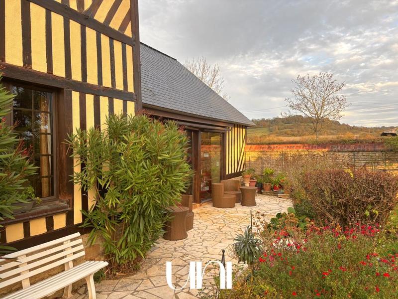 Maison - 220 m² - 8 pièces