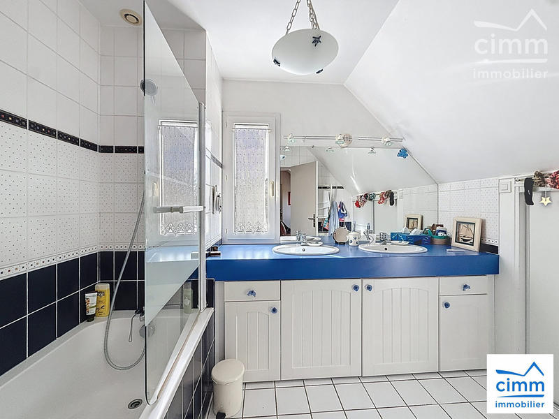 Maison - 190 m² - 8 pièces