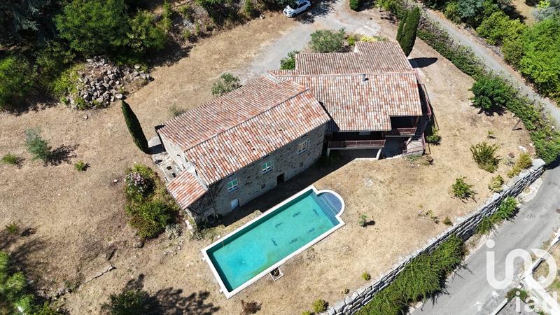 Maison - 241 m² - 7 pièces