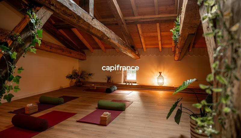 Propriété - 613 m² - 15 pièces