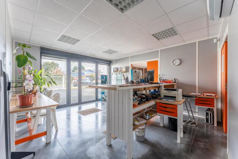 Bureau - 244 m² - 4 pièces