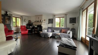 Pavillon - 270 m² - 7 pièces