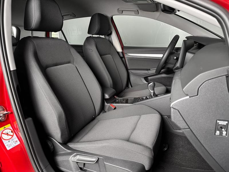 Volkswagen Golf 8 Garantie 2029 - 2.0 Tdi 115ch Ph2 Ja17 Digital Cockpit Sieges Chauff Carplay Regul