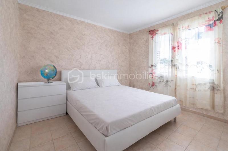 Villa - 80 m² - 4 pièces