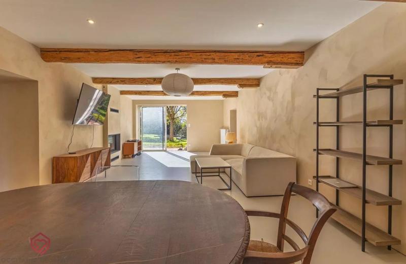 Maison - 380 m² - 10 pièces