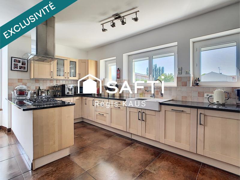 Maison - 204 m² - 6 pièces