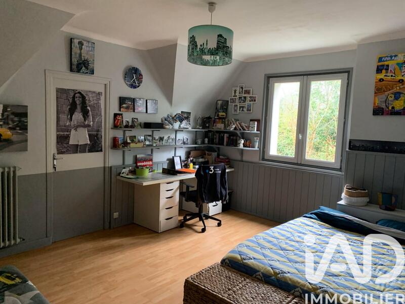 Maison - 220 m² - 8 pièces