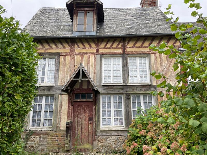 Maison - 241 m² - 11 pièces