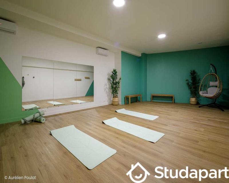 Chambre - 220 m² - 1 pièce