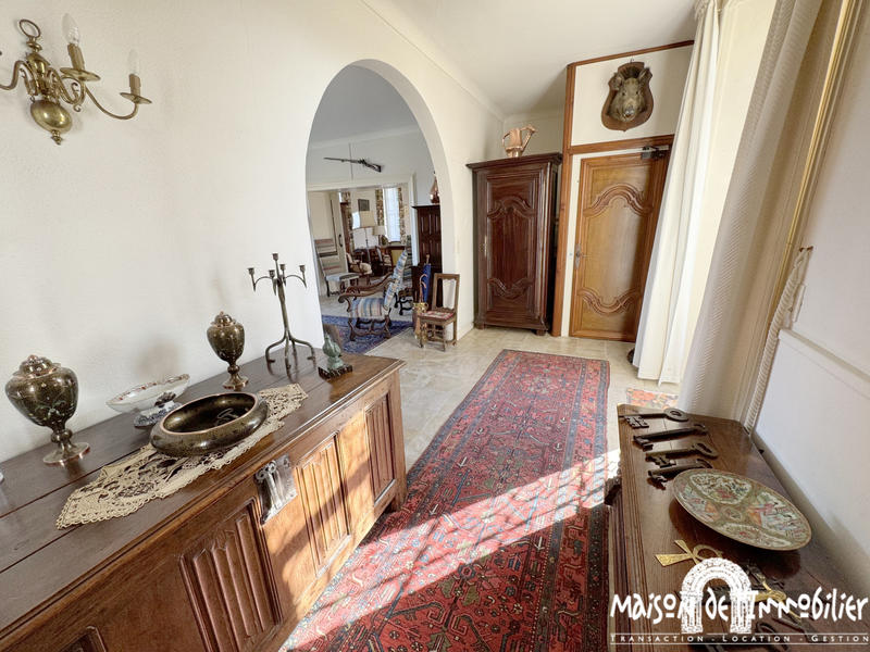 Maison - 527 m² - 12 pièces