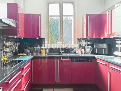 Maison - 165 m² - 8 pièces