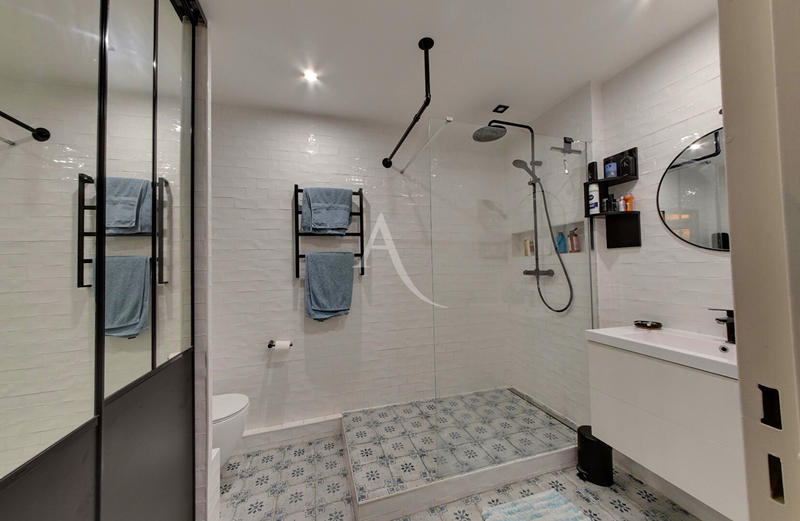 Appartement - 104 m² - 6 pièces