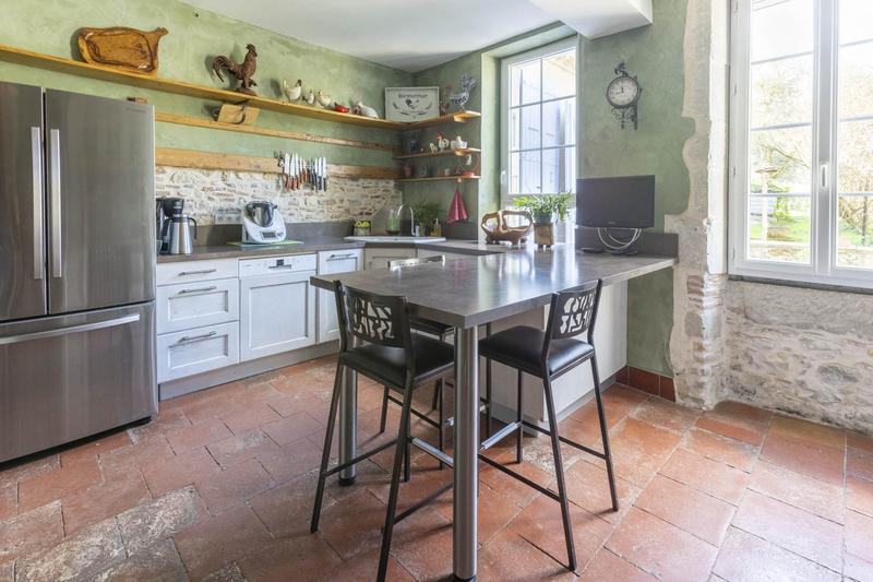 Maison - 422 m² - 9 pièces