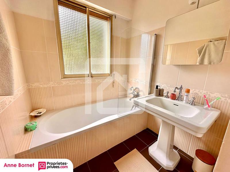 Appartement - 93 m² - 4 pièces