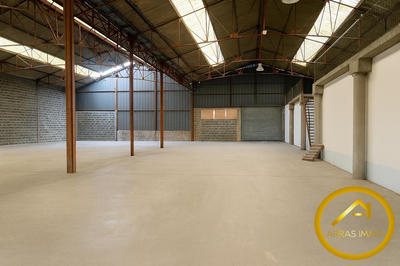 Entrepôt - 340 m²