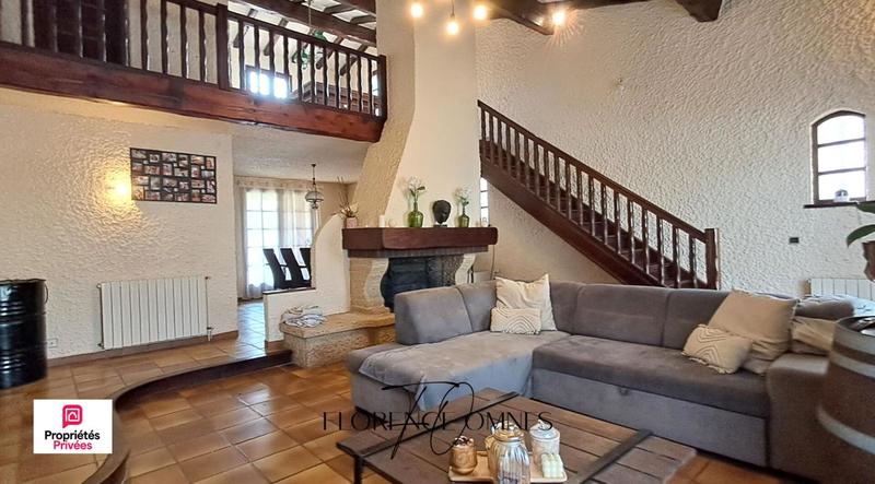 Maison - 196 m² - 9 pièces