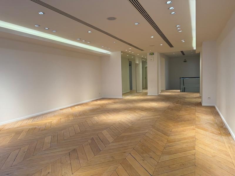 Local commercial - 150 m² - 2 pièces