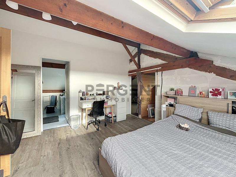 Maison - 304 m² - 9 pièces