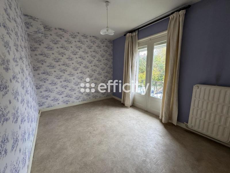 Maison - 90 m² - 9 pièces