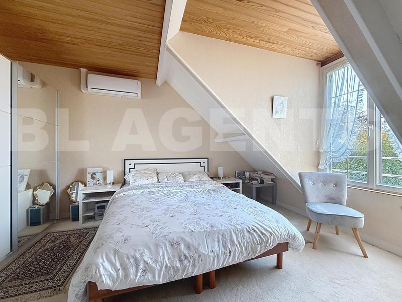 Maison - 163 m² - 6 pièces