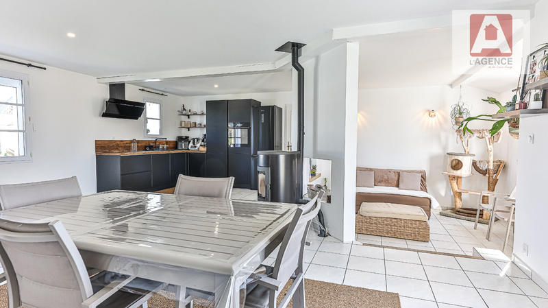 Maison - 93 m² - 4 pièces