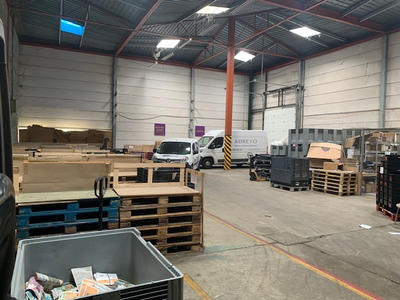 Local d'activité / Entrepôt - 1 121 m²