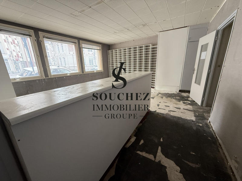 Local commercial - 100 m² - 7 pièces