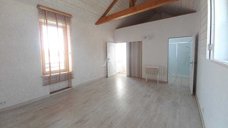 Maison - 188 m² - 9 pièces