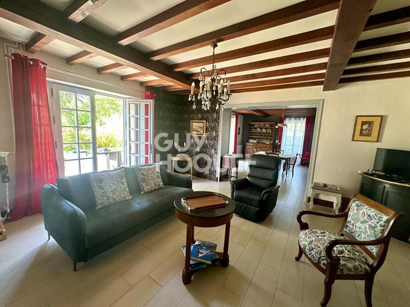 Demeure - 221 m² - 5 pièces