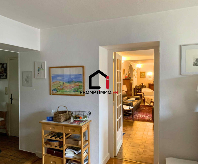 Maison - 243 m² - 9 pièces