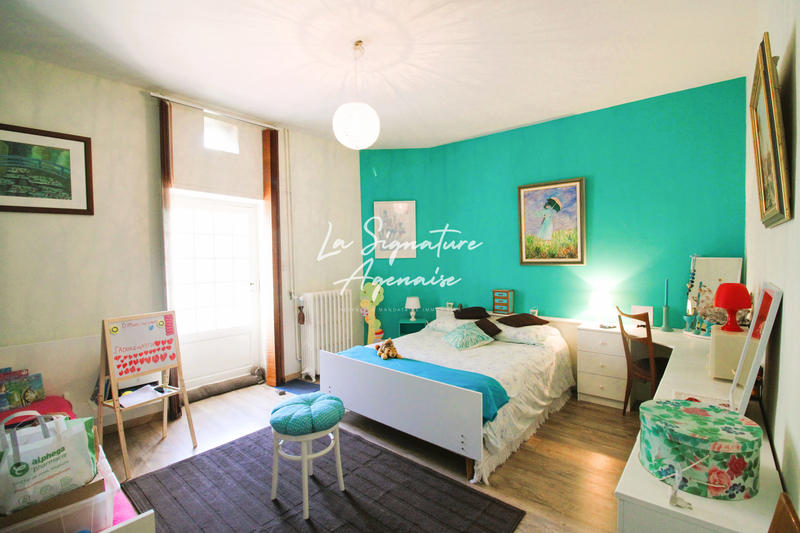 Maison - 275 m² - 8 pièces