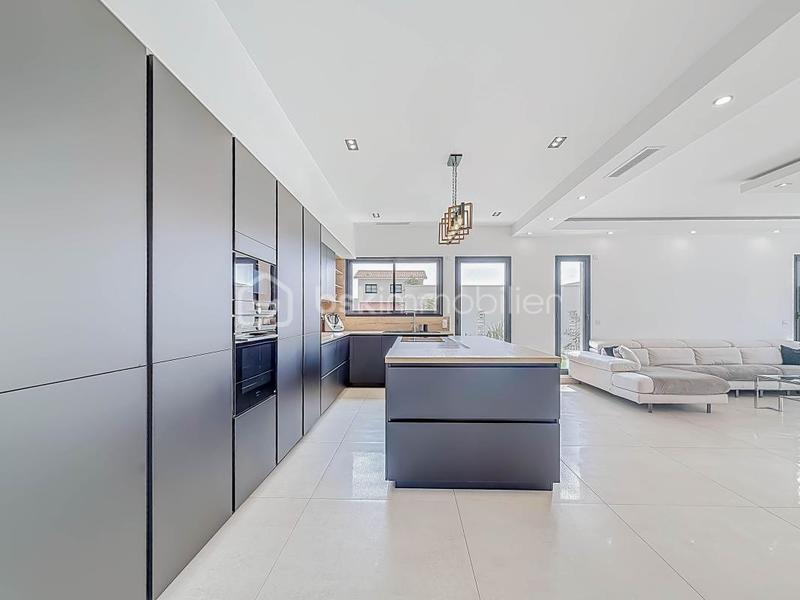 Maison - 170 m² - 5 pièces