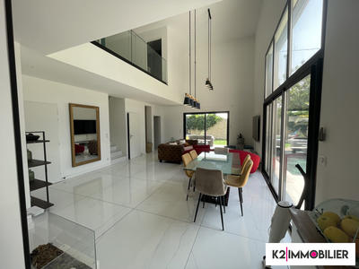 Villa - 145 m² - 6 pièces