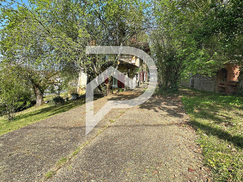 Maison - 141 m² - 5 pièces