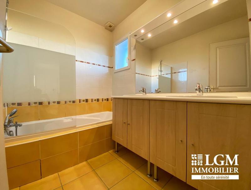 Maison - 99 m² - 4 pièces