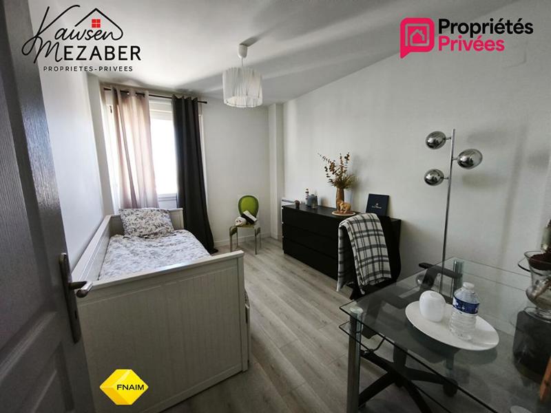 Appartement - 92 m² - 5 pièces