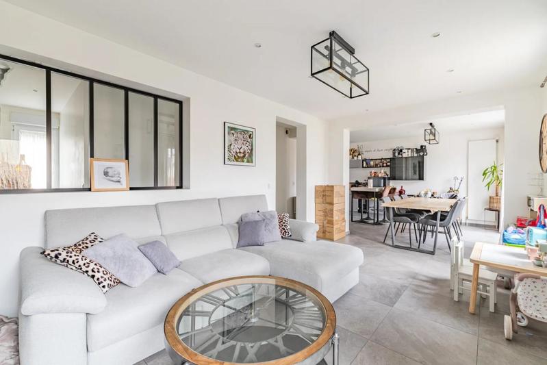 Maison - 104 m² - 4 pièces