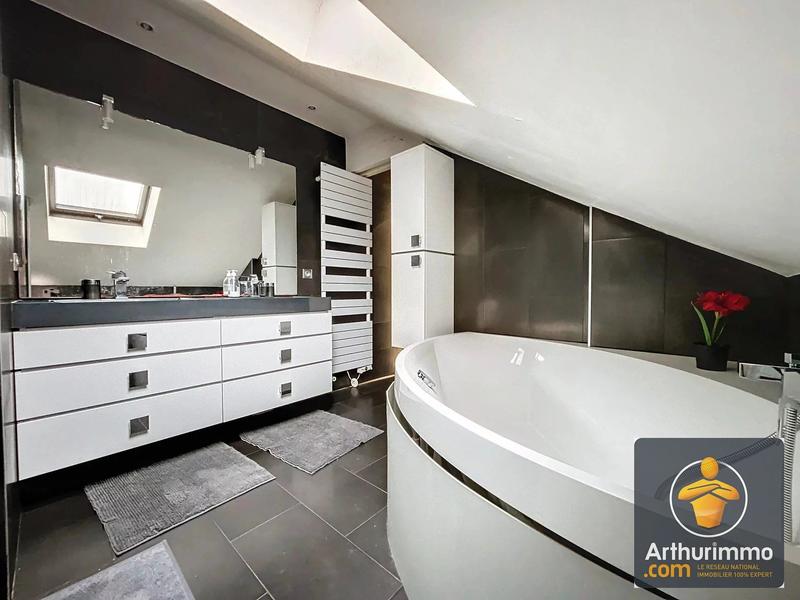 Maison - 300 m² - 10 pièces