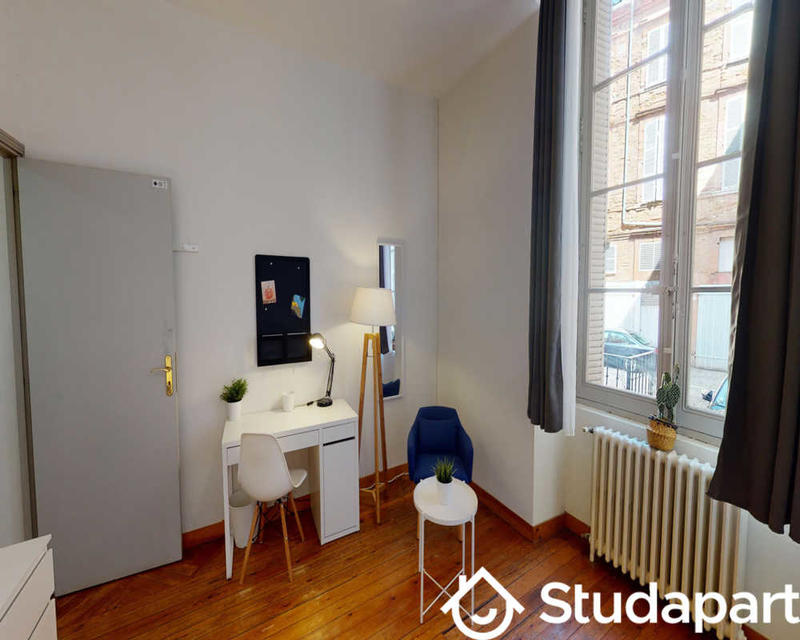 Chambre - 120 m² - 1 pièce