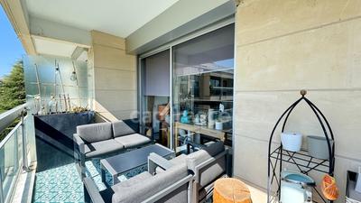 Appartement - 117 m² - 6 pièces