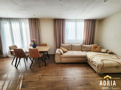 Appartement - 93 m² - 4 pièces