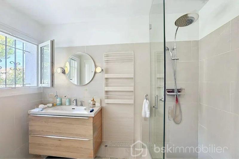 Maison traditionnelle - 105 m² - 3 pièces