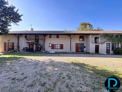 Maison - 334 m² - 7 pièces